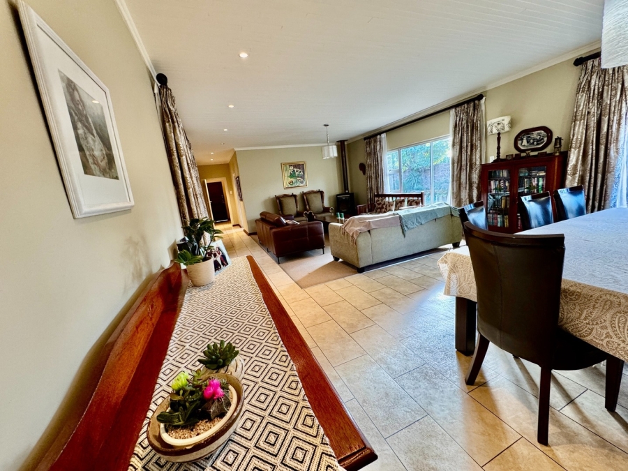5 Bedroom Property for Sale in Van Der Hoff Park North West